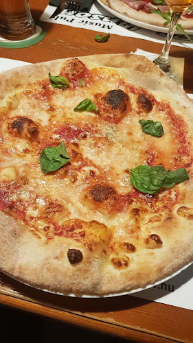 Opinii despre Robinson Étterem & Söröző în Zalaegerszeg - Vendéglátás