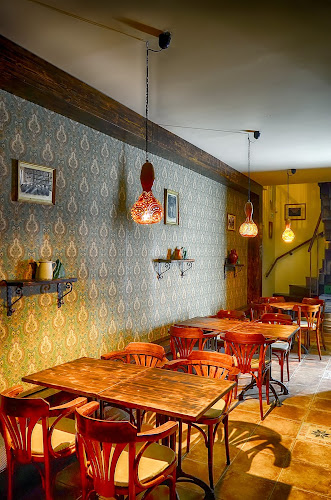 Esti Fény - Gergen Borozó - Paks