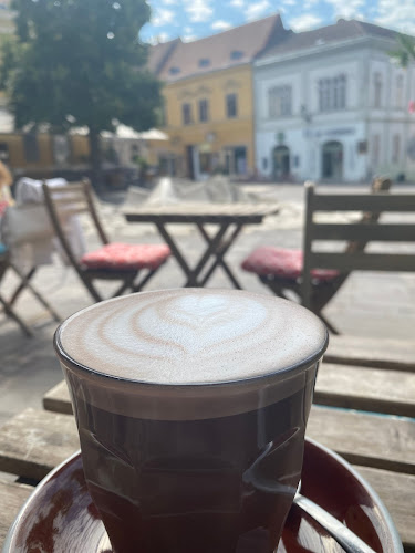 LYR Speciality Coffee and Food - Pécs