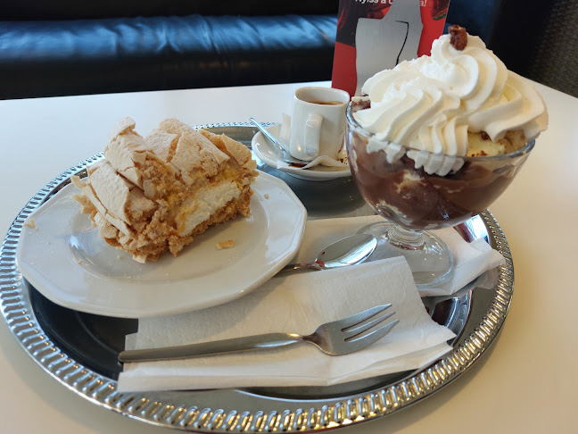 Opinii despre Castello Cukrászda în Tiszaújváros - Vendéglátás