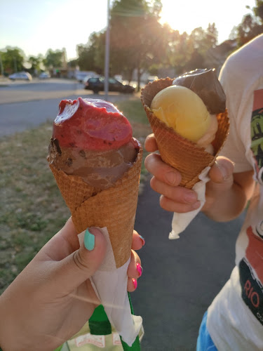 Opinii despre Hóvirág Fagylaltbár în Békés - Vendéglátás