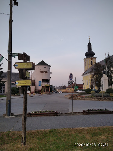 Comentarii opinii despre Ceni Pékség