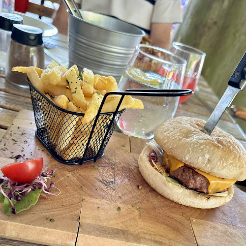 Opinii despre Szóda étterem és Rendezvényhelyszín în Siófok - Vendéglátás