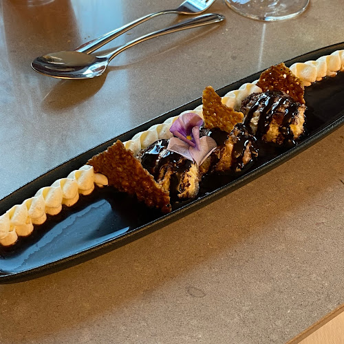 Budapest, Buda Castle, Csónak u. 1, 1015