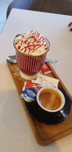 Opinii despre KERT CAFÈ fagylaltozó és kávézó în Füzesabony - Vendéglátás