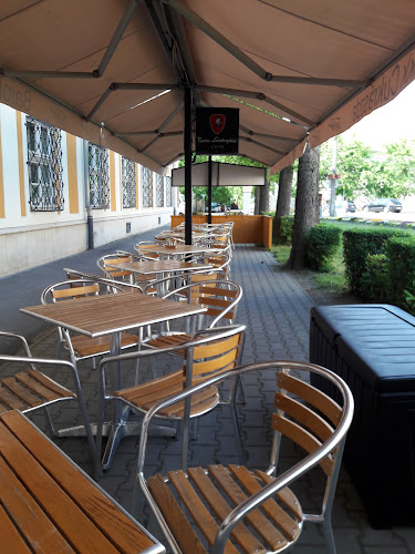 Opinii despre Barokk Cukrászda în Kalocsa - Vendéglátás