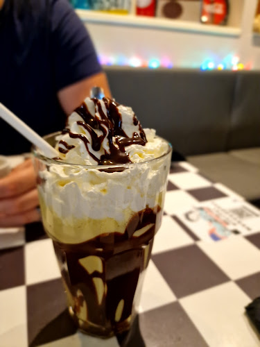 Budapest, Thököly út 6, 1184