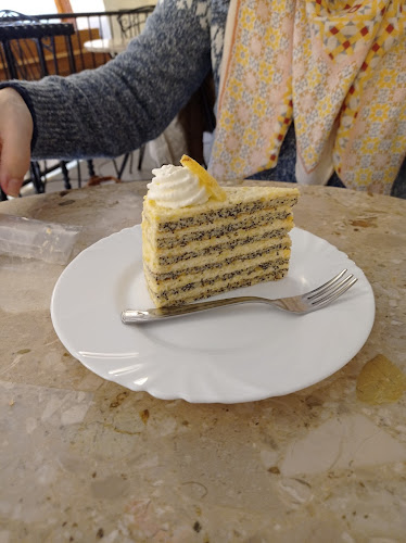 Opinii despre Sommer Cukrászda în Budapest - Vendéglátás