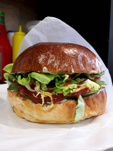 Opinii despre Pillangó Kávézó Szendvicsező în Budapest - Vendéglátás