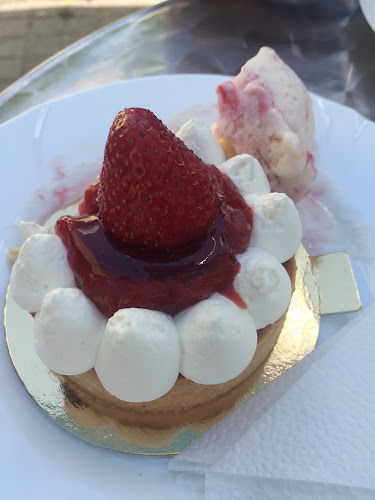 Juhász cukrászda és fagyizó" - Vendéglátás