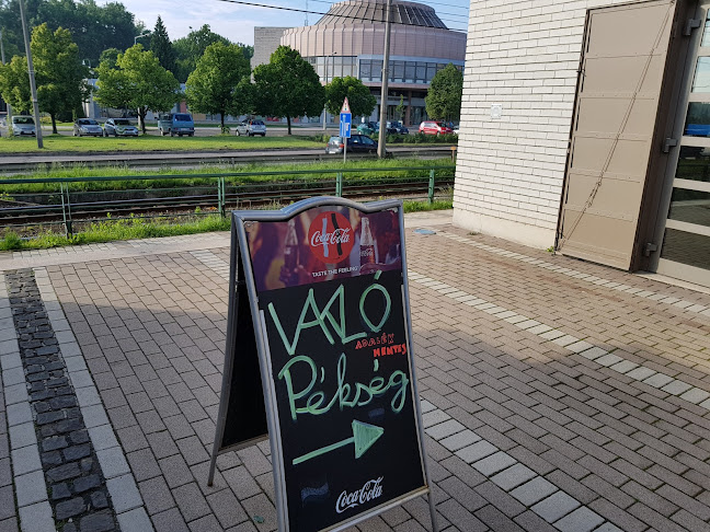 Opinii despre VakLó Pékség în Gödöllő - Vendéglátás