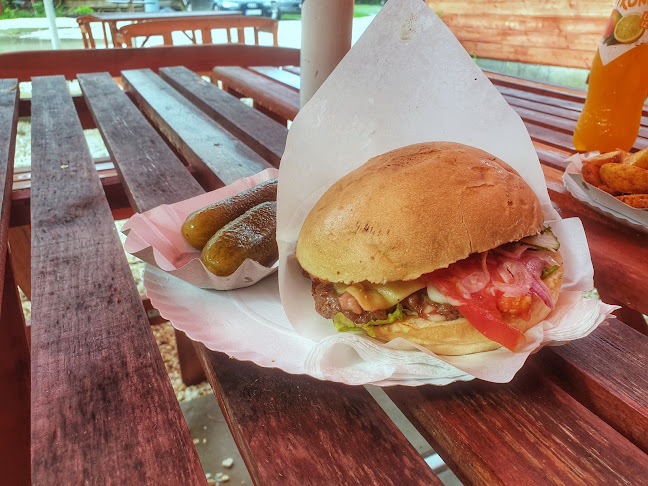 Opinii despre TaMira Büfé în Környe - Vendéglátás