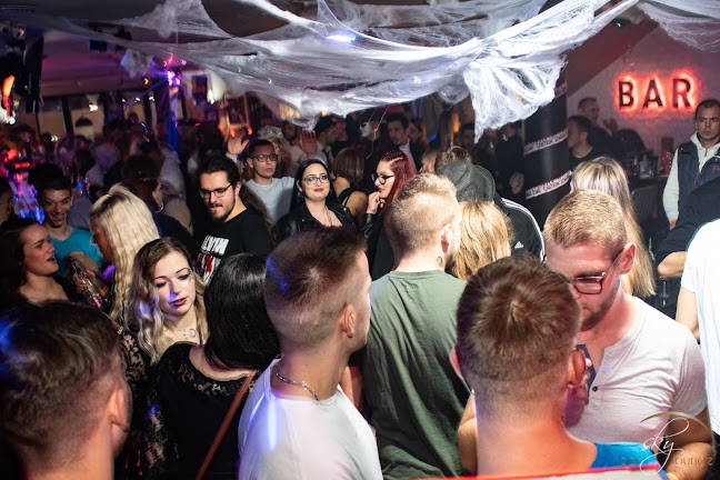 Opinii despre Sky Bar&Lounge în Sopron - Vendéglátás