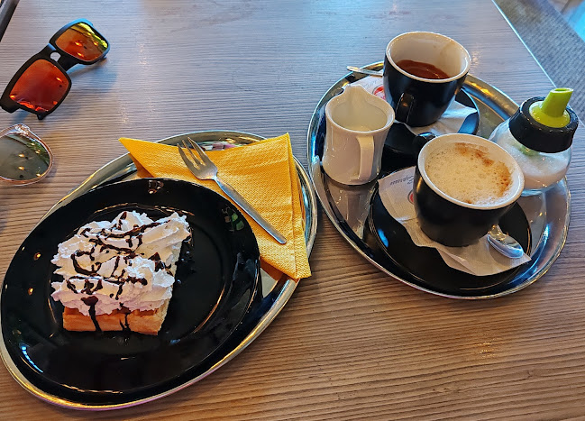 KultPont Kávézó és Kamaraterem - Salgótarján