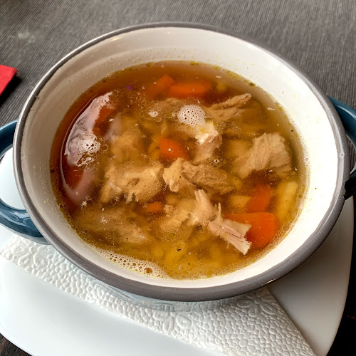 Bor & Bazsalikom Pizzéria, Étterem