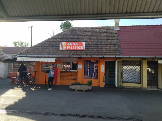 Anna Falatozó - Makó