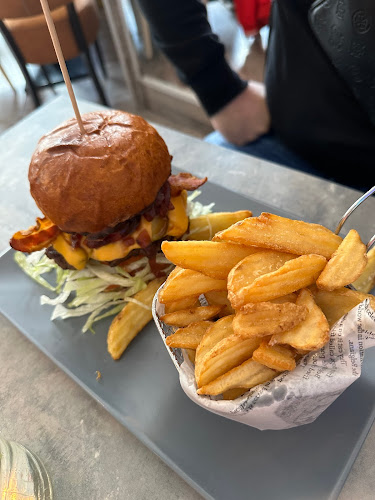 Opinii despre Random Bistro Marcali în Marcali - Vendéglátás