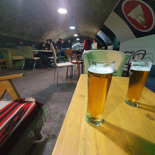 Varkocs Old Pub - Vendéglátás