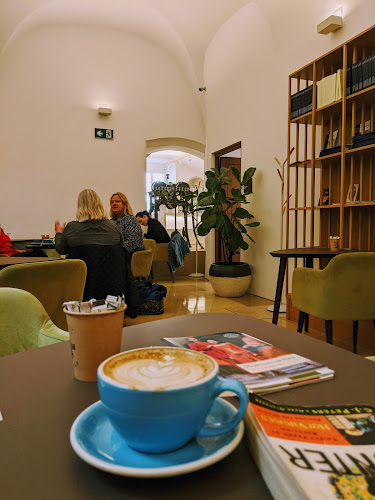 Opinii despre Trinity Cafe în Budapest - Vendéglátás