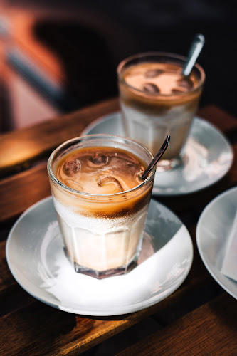 Opinii despre Antique Cafe & Tea în Szeged - Vendéglátás