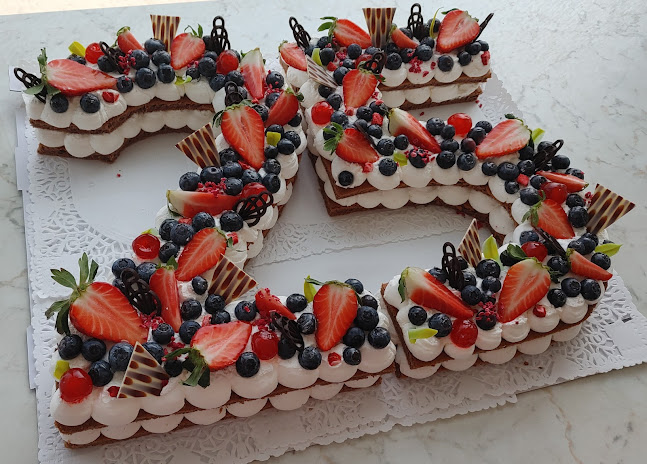 Opinii despre Sütivarázs Cukrászműhely în Zalaegerszeg - Vendéglátás