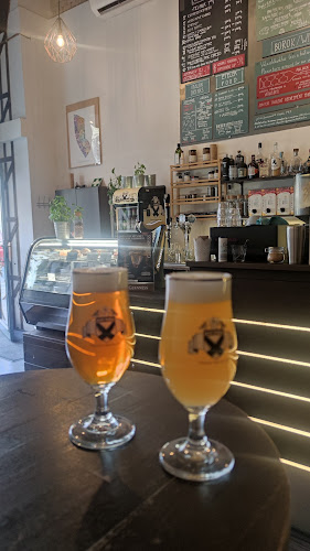 Opinii despre Vinikli - local drinks & stuff în Budapest - Vendéglátás