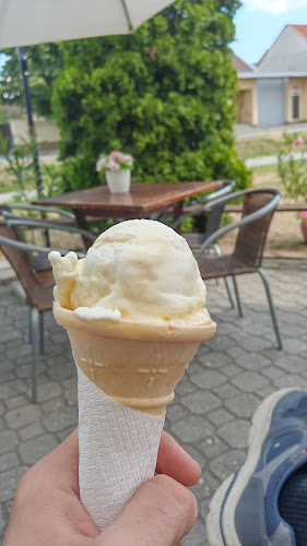 Bátaszék, Budai u. 35-37, 7140