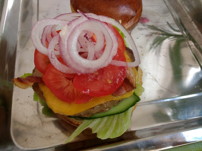 Comentarii opinii despre Pirkadat Fröccsterasz