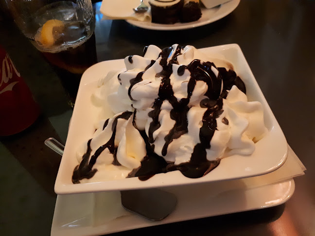 Benedettó Fagylaltozó, Kávézó - Győr