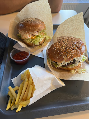 Opinii despre Hamburger Mester în Veresegyház - Vendéglátás