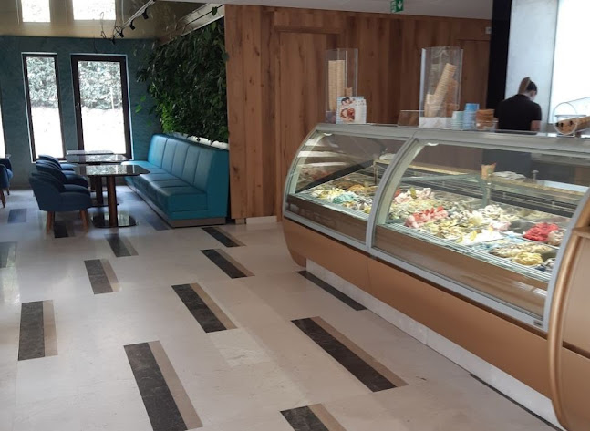 Tácsik Pékség-Cukrászda