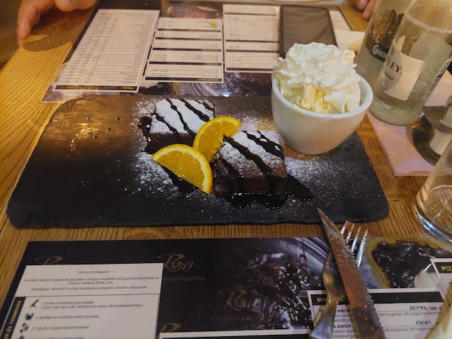 Esztergom, Lőrinc u. 5, 2500