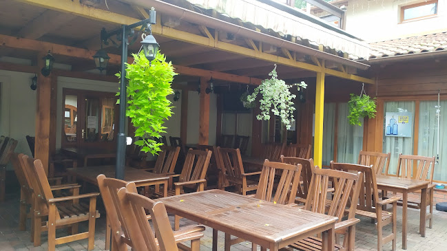 Sasfészek Étterem - Vendéglátás