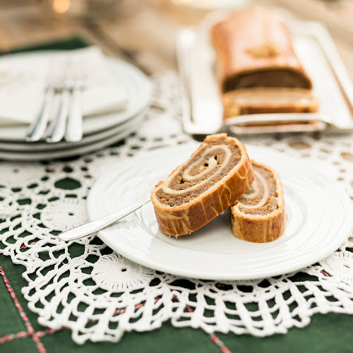 Opinii despre Központi Kávéház Szamos Cukrászda în Esztergom - Vendéglátás