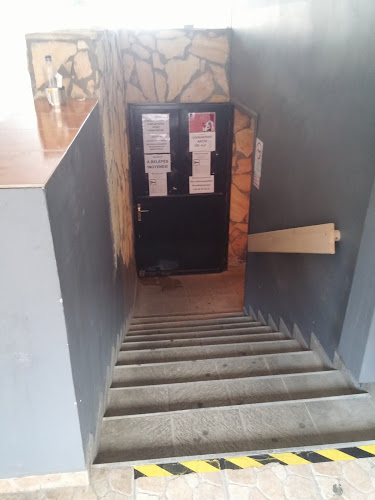 Opinii despre YOLO Fast Food Bar în Sárvár - Vendéglátás