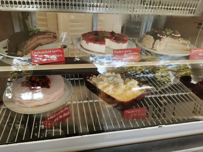 Comentarii opinii despre Liget Kávéház és Étterem