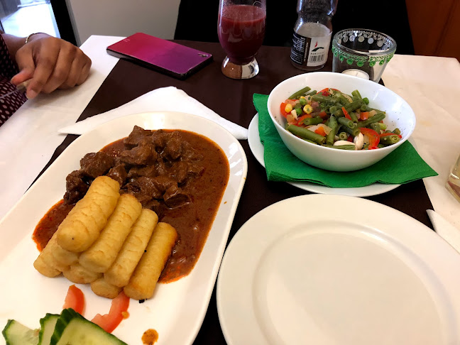 Comentarii opinii despre Mézeskalács Kávézó