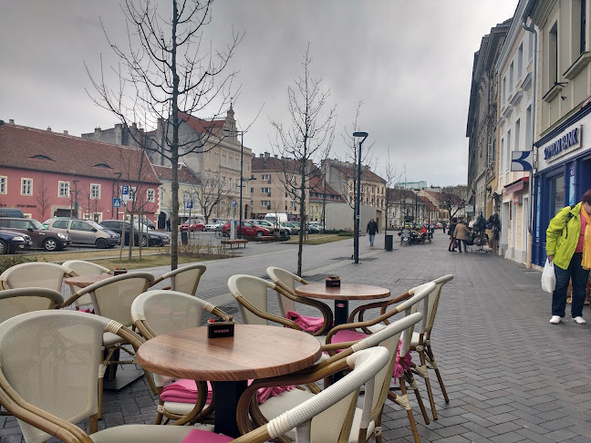 Viktória Fagyizó És Kávézó