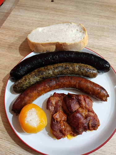 Keleti Pecsenyéző,sült hurka,sült kolbász,frissensült, pecsenye , sült csülök, rántott húsok, sült húsok