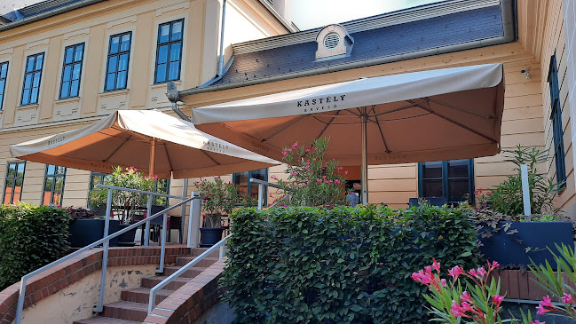 Kastély Kávézó - Vendéglátás