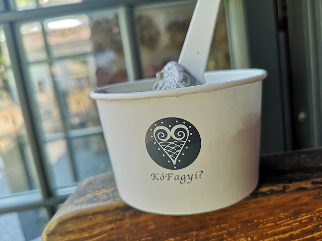 Comentarii opinii despre Kőfagyi?