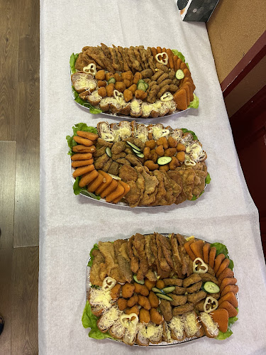 Opinii despre Hangulat Csülök Büfé în Sáránd - Vendéglátás