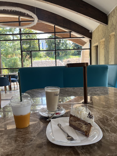 Comentarii opinii despre Tácsik Pékség-Cukrászda