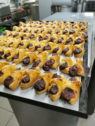 Opinii despre KissCuki Cukrászda în Lajosmizse - Vendéglátás