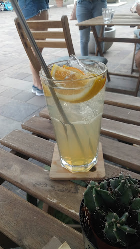 LYR Speciality Coffee and Food - Vendéglátás