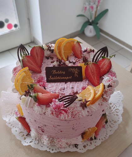 Opinii despre Sütivarázs Cukrászműhely în Zalaegerszeg - Vendéglátás