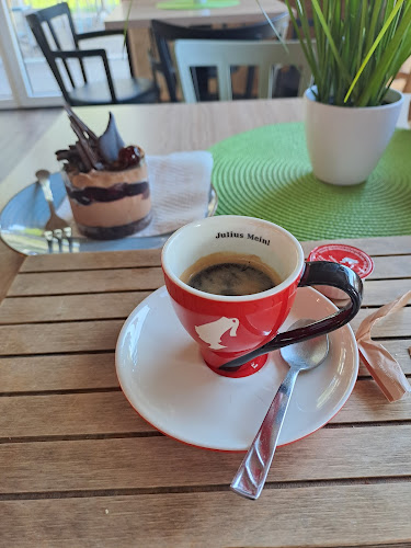 Győr, Jereváni út 25, 9028