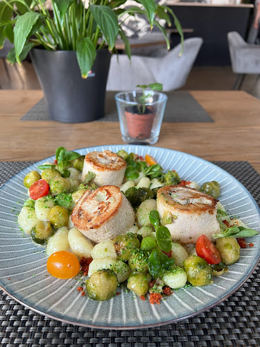 Heves, Hősök tere 5, 3360