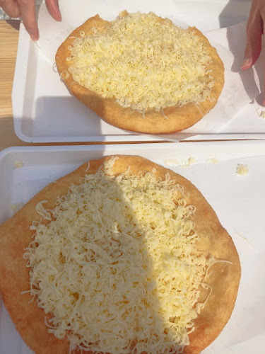 Comentarii opinii despre Lángos büfé