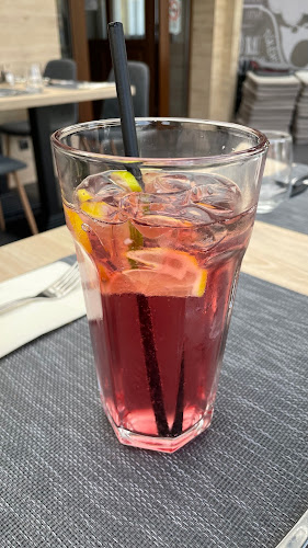 Opinii despre Jam Restaurant & Cafe în Kapuvár - Vendéglátás